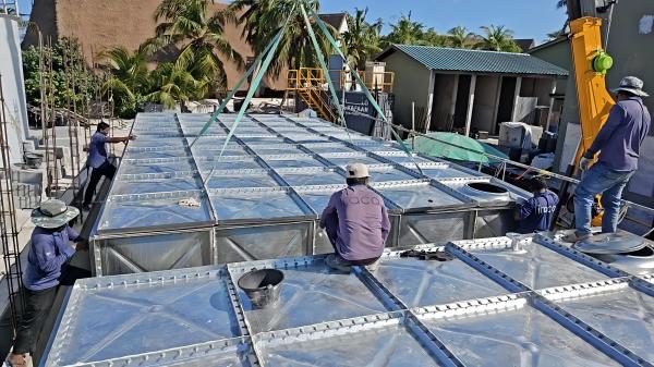 Water Tank Installation in the Maldives.jpg